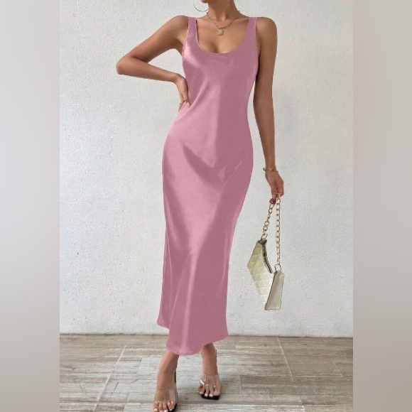 Dresses & Skirts - Sleek Pink Scoop Neck Maxi Dress